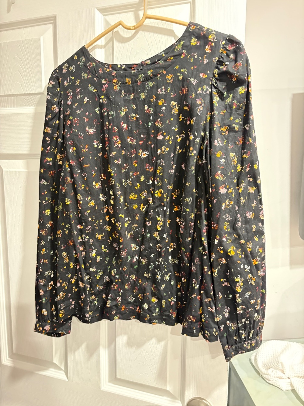 GAP Black Long-Sleeve Floral Print Top